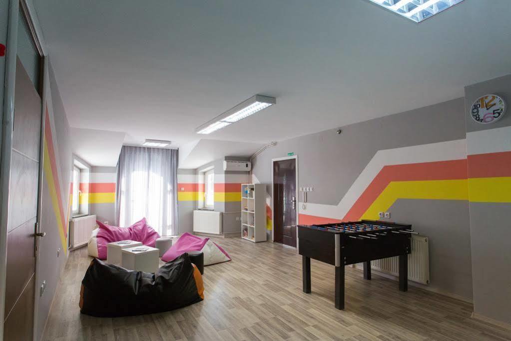 Ni Hostel Day 'N' Night מראה חיצוני תמונה